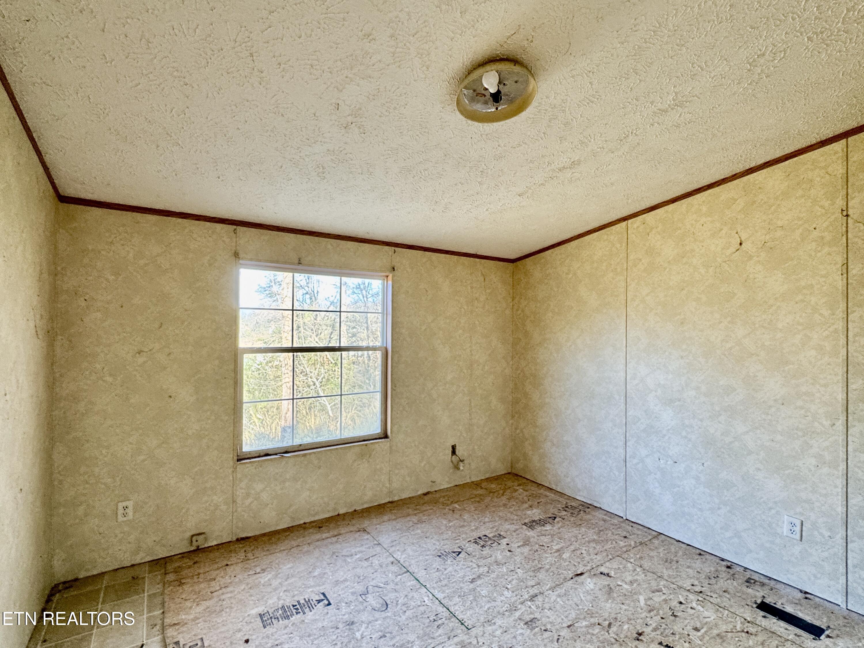 1265 Roberts Ridge Road Ten Mile, TN 37880 - Photo 41 of 43 41