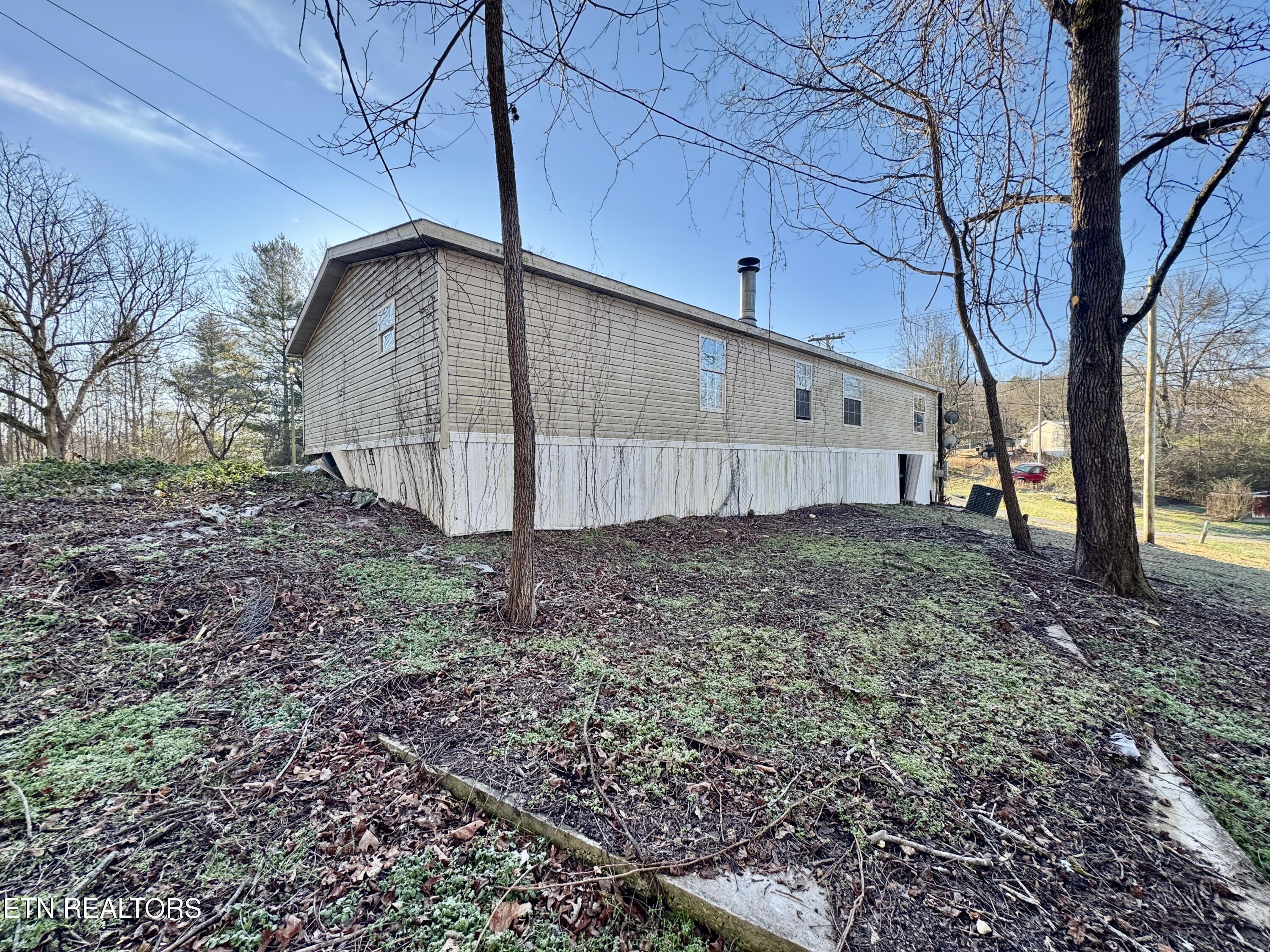 1265 Roberts Ridge Road Ten Mile, TN 37880 - Photo 6 of 43 6