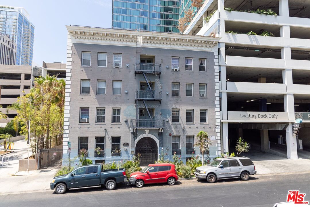 661 Shatto Place, Unit 102 Los Angeles, CA 90005 - Photo 12 of 16