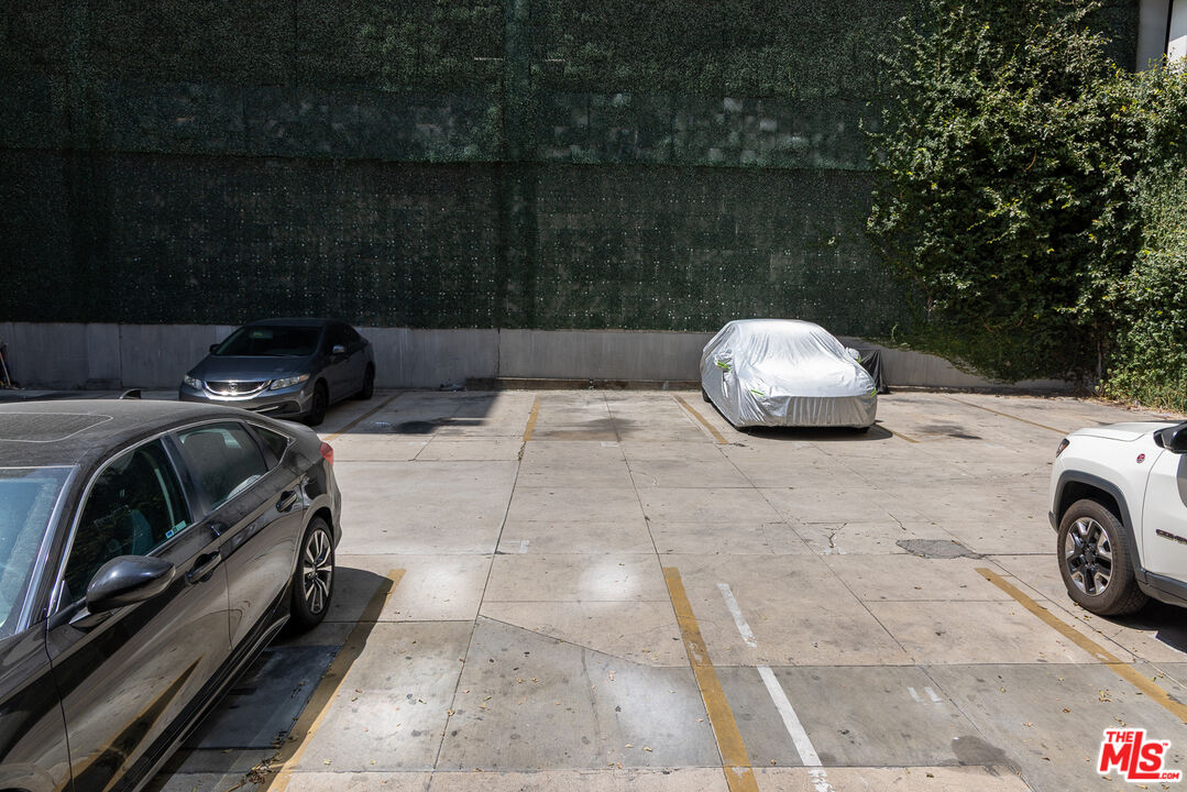 661 Shatto Place, Unit 102 Los Angeles, CA 90005 - Photo 16 of 16