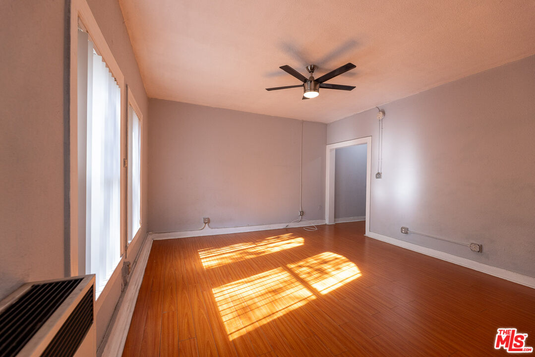 661 Shatto Place, Unit 102 Los Angeles, CA 90005 - Photo 3 of 16