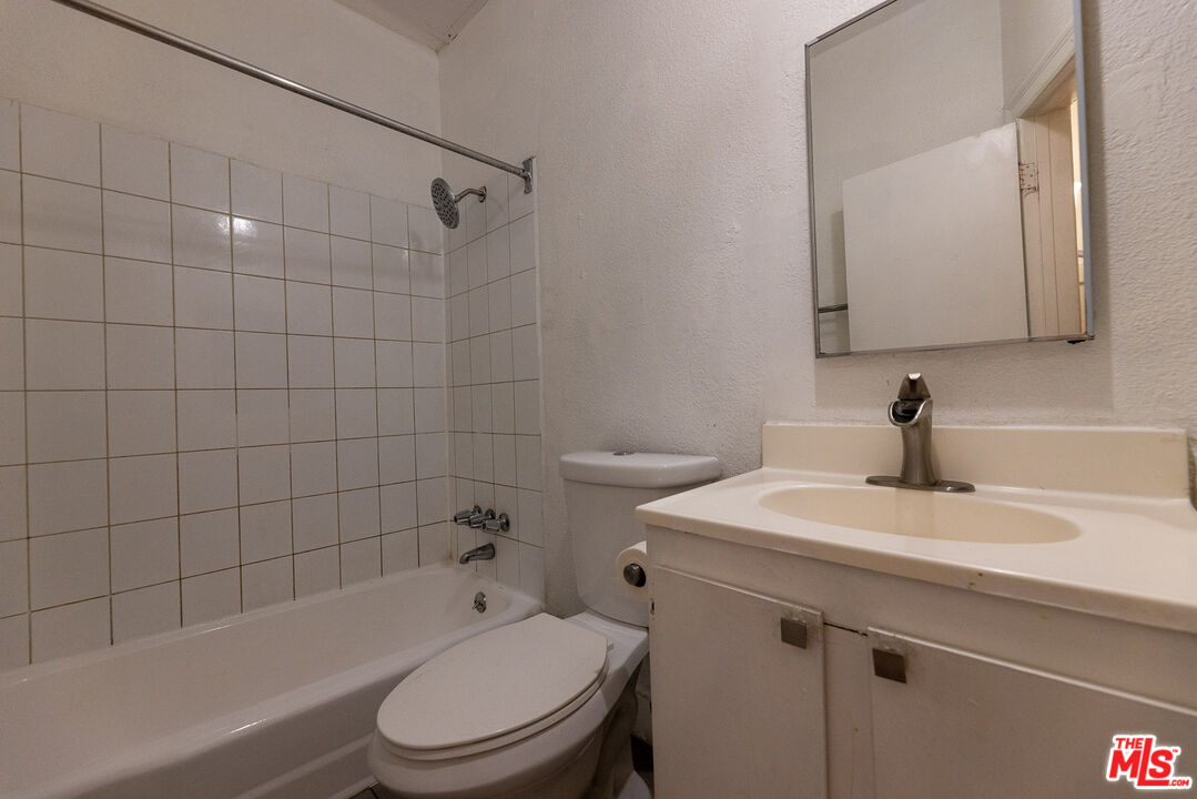 661 Shatto Place, Unit 102 Los Angeles, CA 90005 - Photo 8 of 16