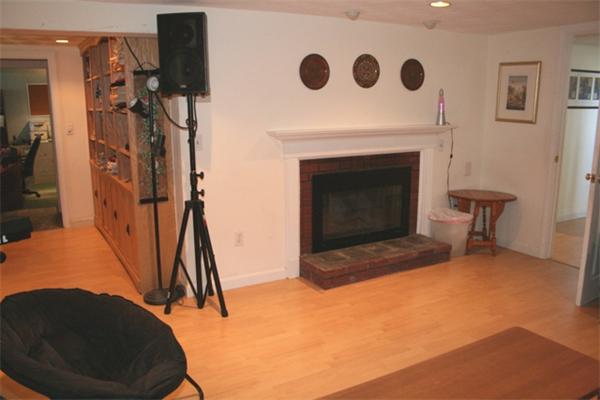 16 Robin Road Lynnfield, MA 01940 - Photo 10 of 13 Gallery Image 10