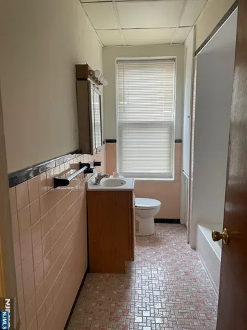 $2,150 | 734-736 Kearny Avenue, Unit 2, Kearny, NJ 07032