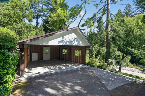 $1,699,000 | 163 El Toyonal, Orinda, CA 94563