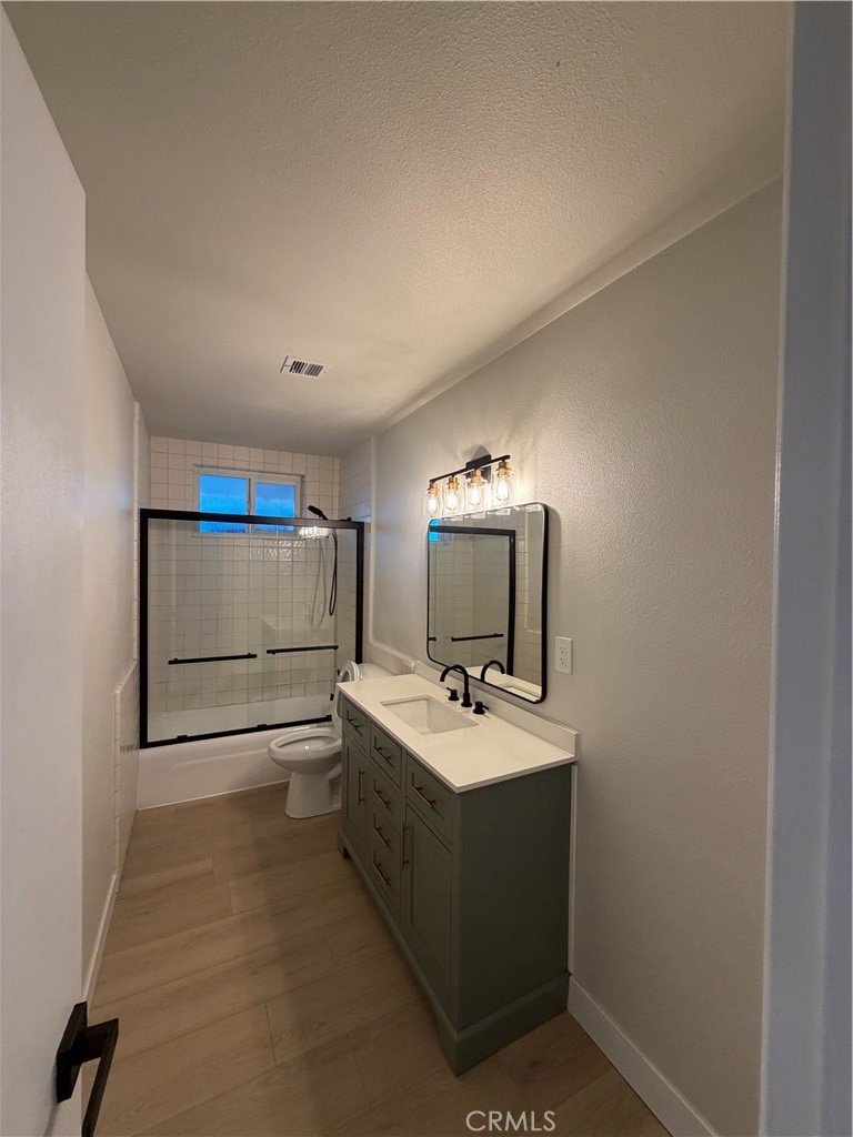 2579 Spring Meadow Lane Highland, CA 92346 - Photo 11 of 17 a utility room with washer and dryer