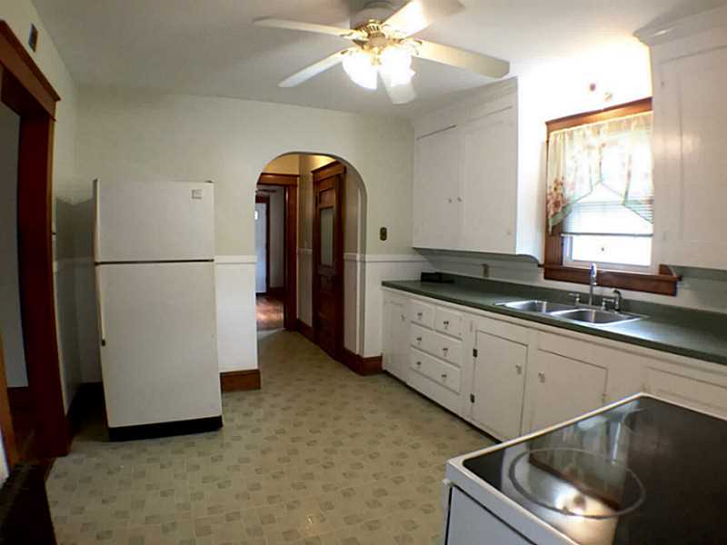 7 Rowland Road Newport, RI 02840 - Photo 10 of 19 Kitchen.