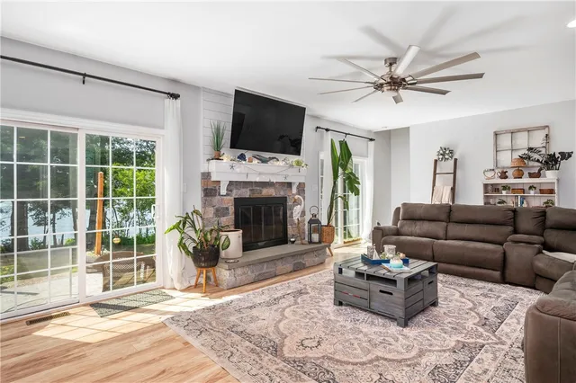 $1,100,000 | 420 East Wallum Lake Road, Burrillville, RI 02859