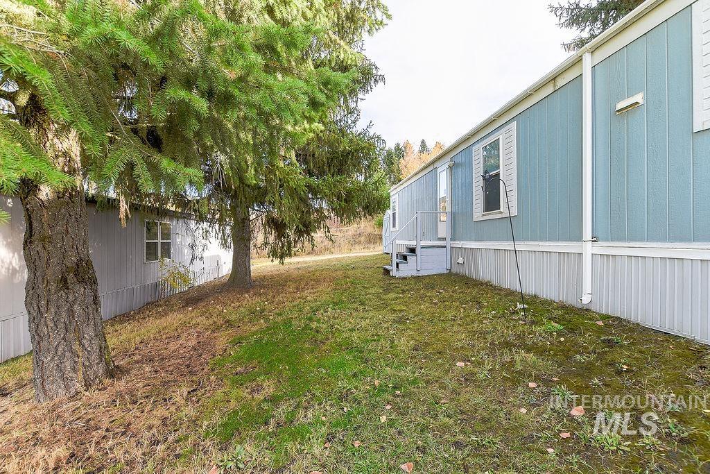 4325 Lenville Road, Unit 34 Moscow, ID 83843 - Photo 33 of 39 View of grassy yard