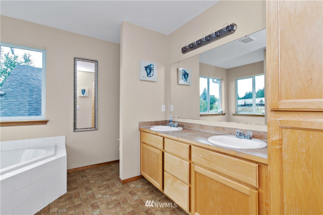 7233 Radius Loop Southeast Lacey, WA 98513 - Photo 13 of 22 Gallery Image 13