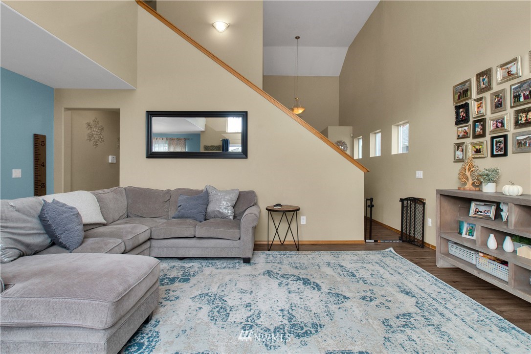 7233 Radius Loop Southeast Lacey, WA 98513 - Photo 4 of 22 Gallery Image 4