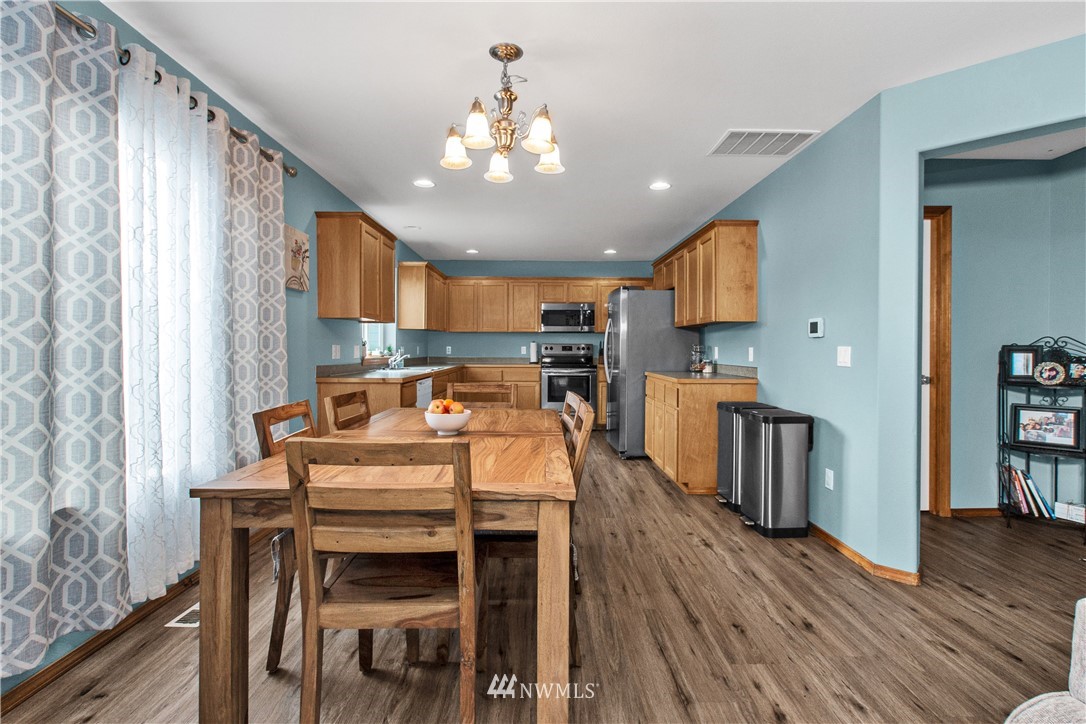 7233 Radius Loop Southeast Lacey, WA 98513 - Photo 6 of 22 Gallery Image 6