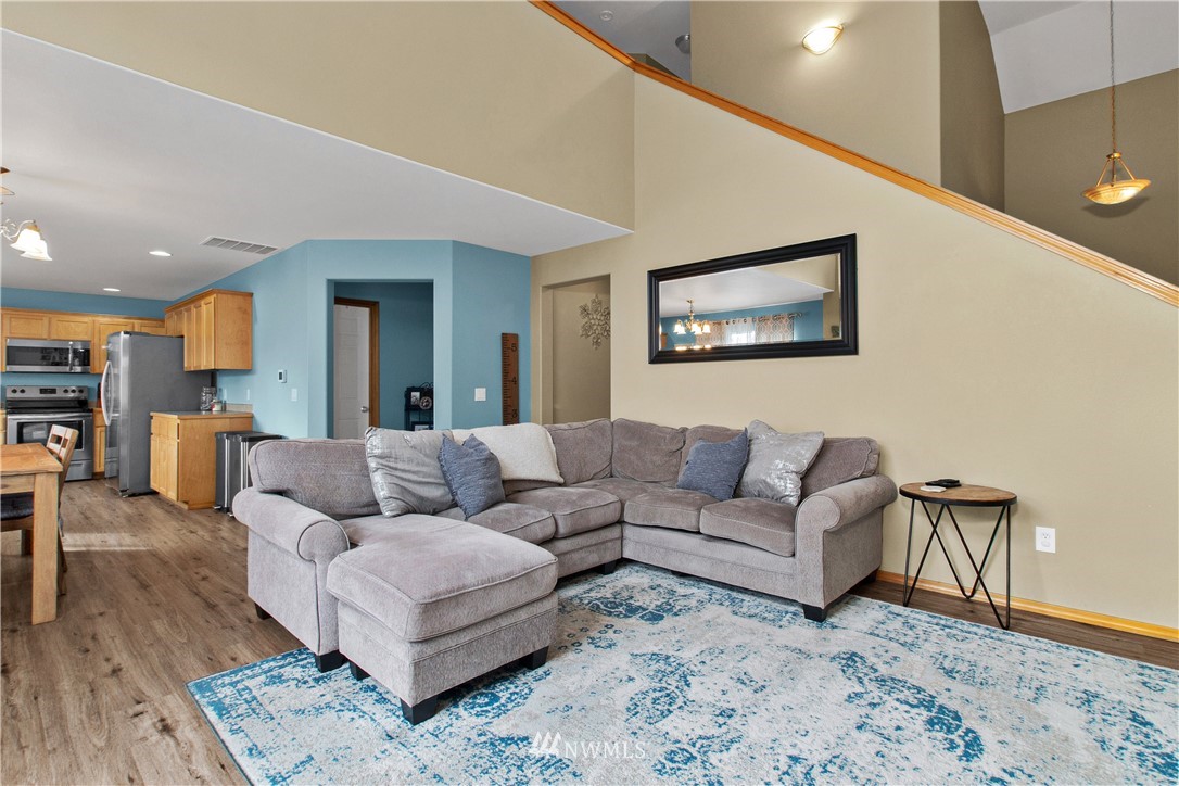 7233 Radius Loop Southeast Lacey, WA 98513 - Photo 7 of 22 Gallery Image 7