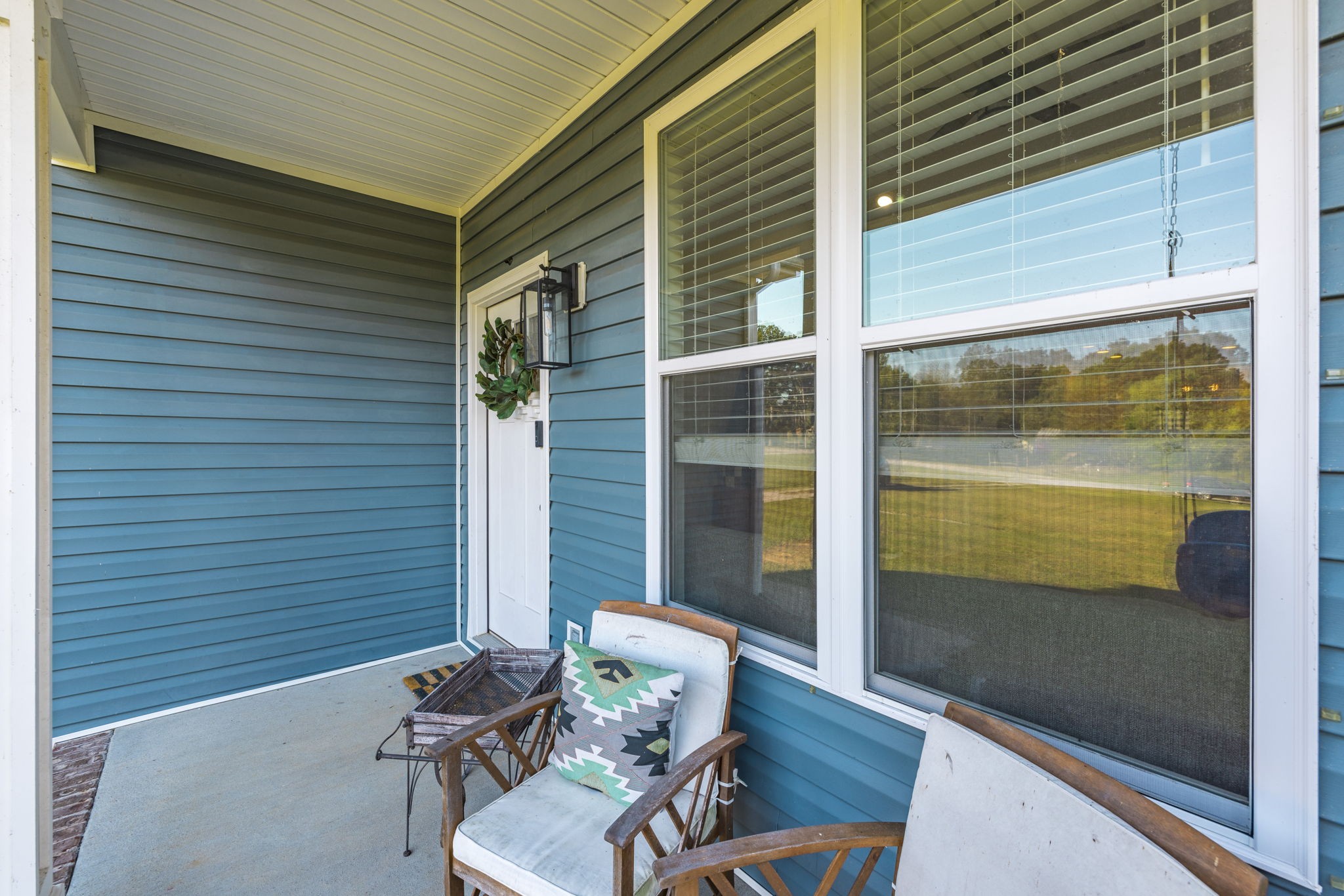 324 East Biggs Road Portland, TN 37148 - Photo 6 of 57 a view of a chair and table in the balcony