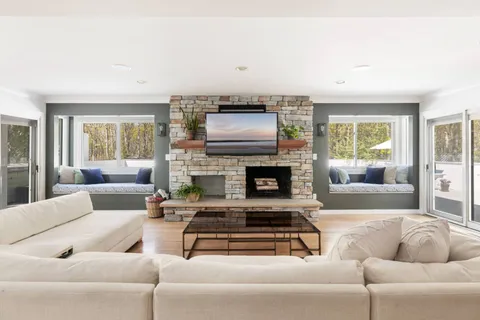 $2,195,000 | 35 Rivers Road, East Hampton, NY 11937