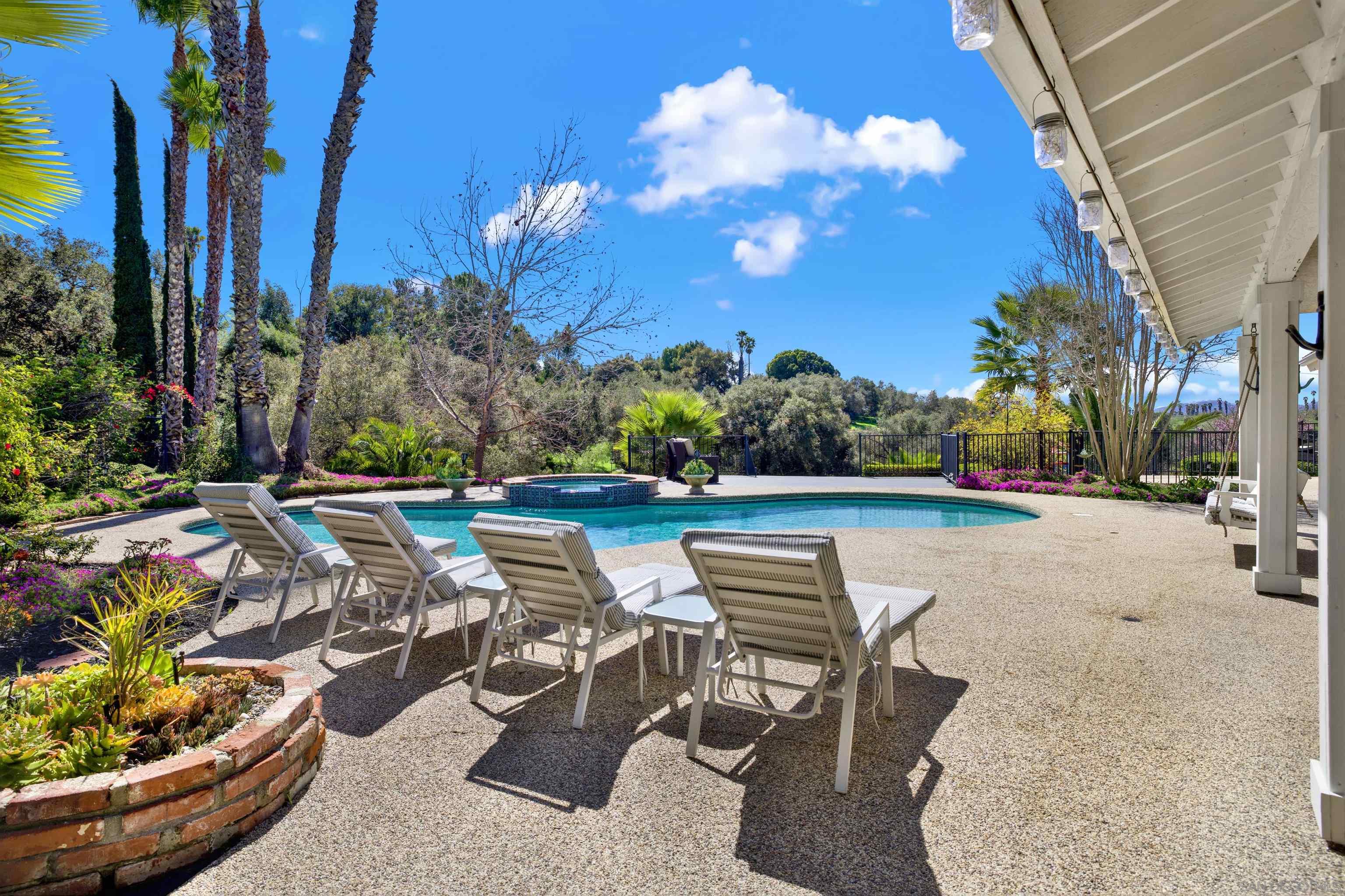 1033 Summit Trail Escondido, CA 92025 - Photo 12 of 73