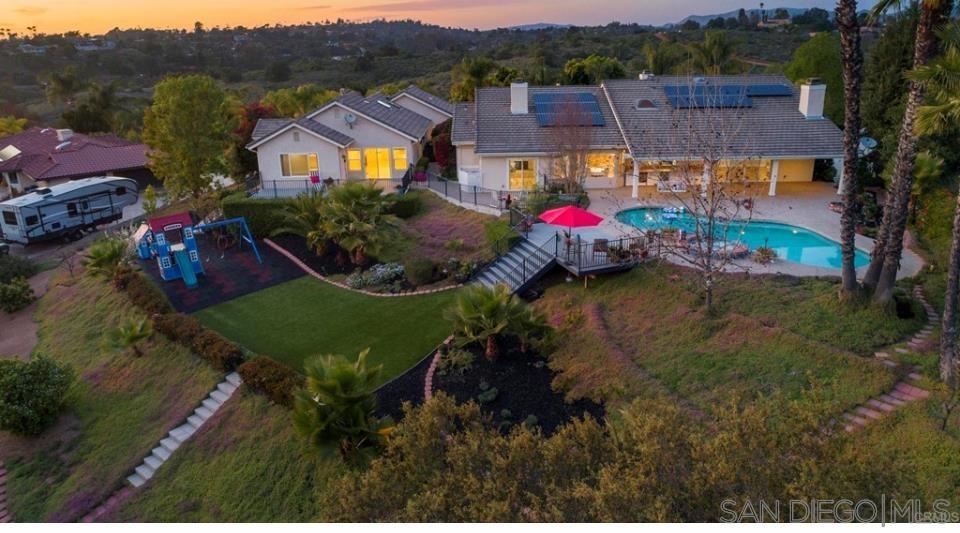 1033 Summit Trail Escondido, CA 92025 - Photo 7 of 73