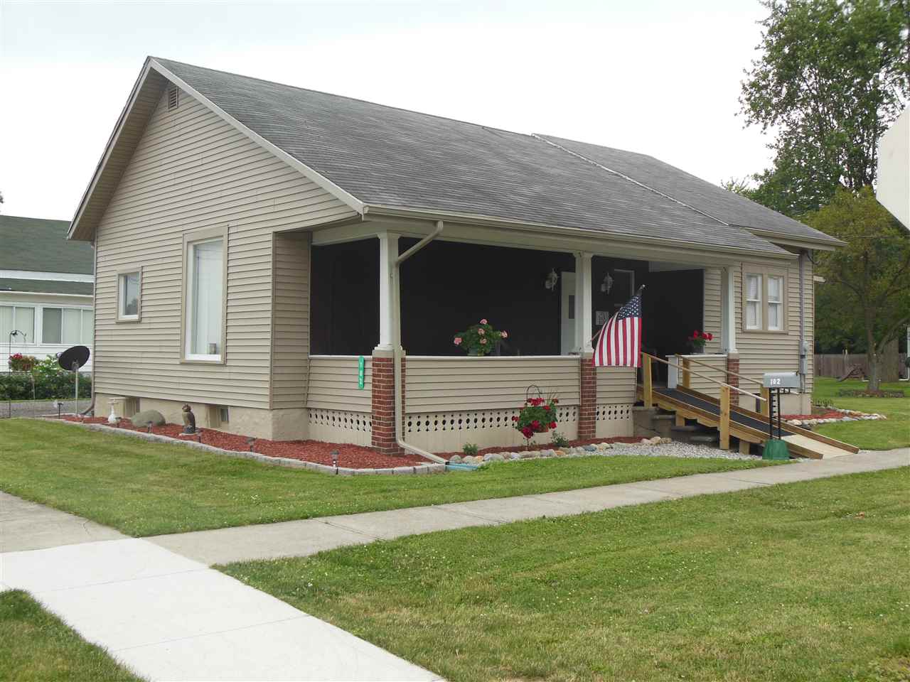 102 Walnut Street Butler, IN 46721 - Photo 1 of 14