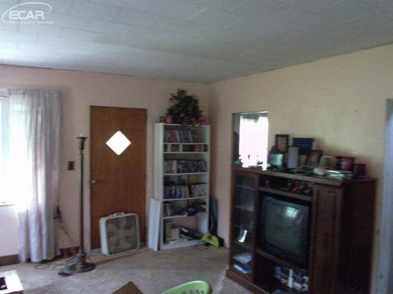 2467 East Grand River Road Bancroft, MI 48414 - Photo 5 of 8 Gallery Image 5
