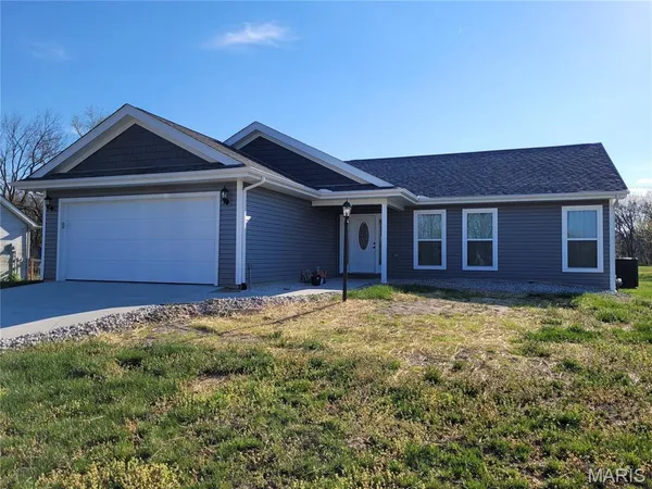 $349,900 | 1134 Redwing Court, Grafton, IL 62037