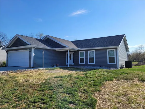 $349,900 | 1134 Redwing Court, Grafton, IL 62037