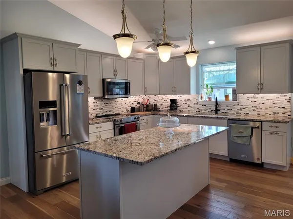 $349,900 | 1134 Redwing Court, Grafton, IL 62037