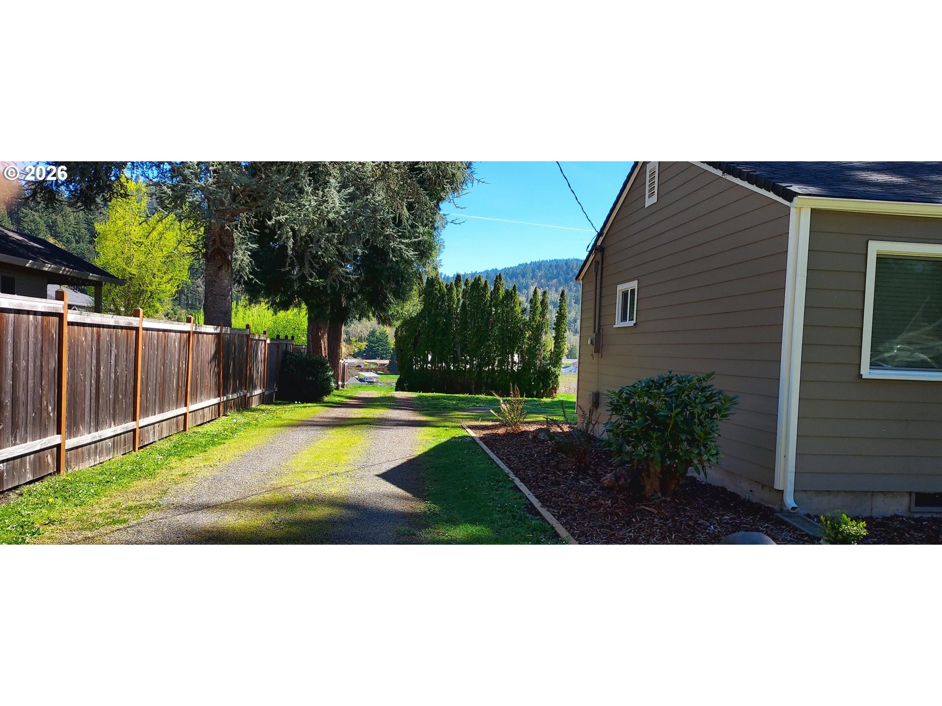 855 South 57th Street Springfield, OR 97478 - Photo 11 of 32