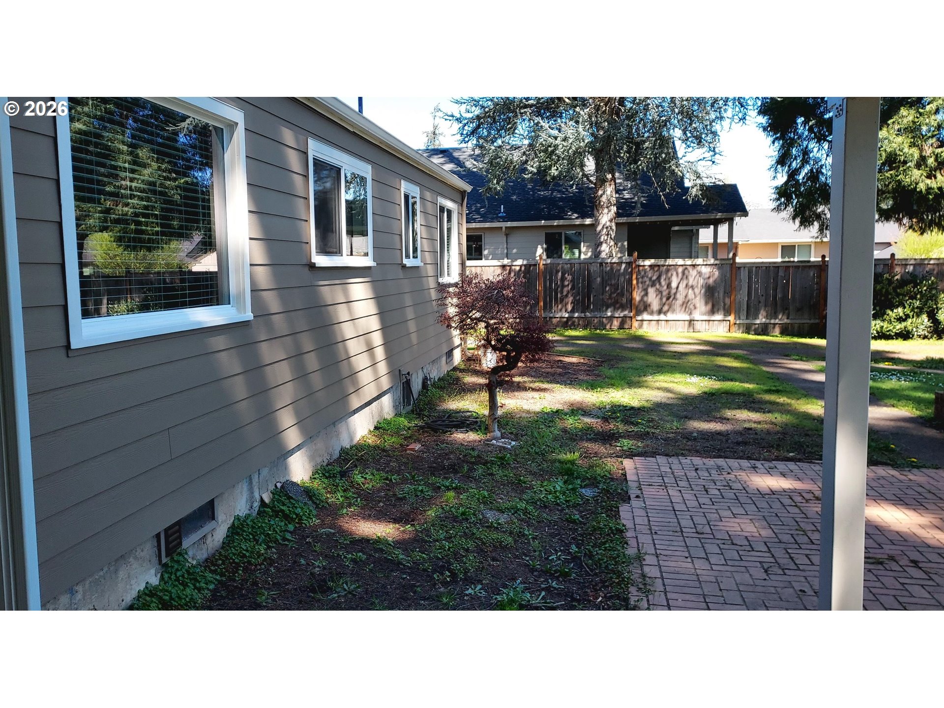 855 South 57th Street Springfield, OR 97478 - Photo 3 of 32