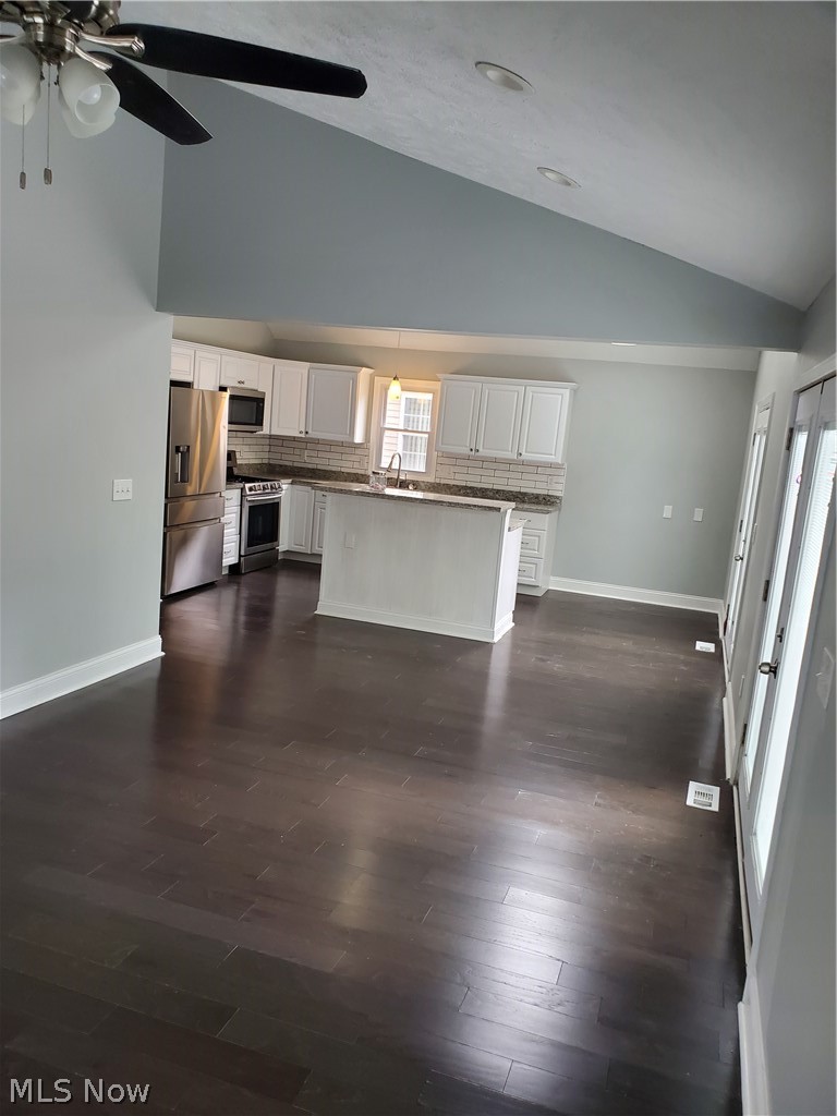 1412 Plainfield Road Cleveland, OH 44121 - Photo 8 of 26