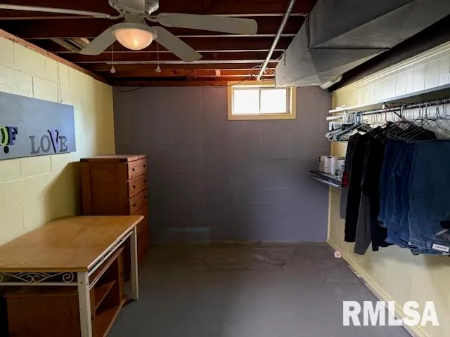 $205,000 | 404 North Maple Street, Christopher, IL 62822