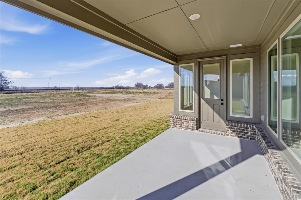 185 Brandywine Trail Rhome, TX 76078 - Photo 6 of 27 View of patio