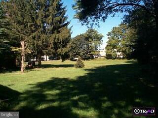 2022 Edgely Road Levittown, PA 19057 - Photo 2 of 6 Gallery Image 2