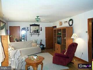 2022 Edgely Road Levittown, PA 19057 - Photo 5 of 6 Gallery Image 5