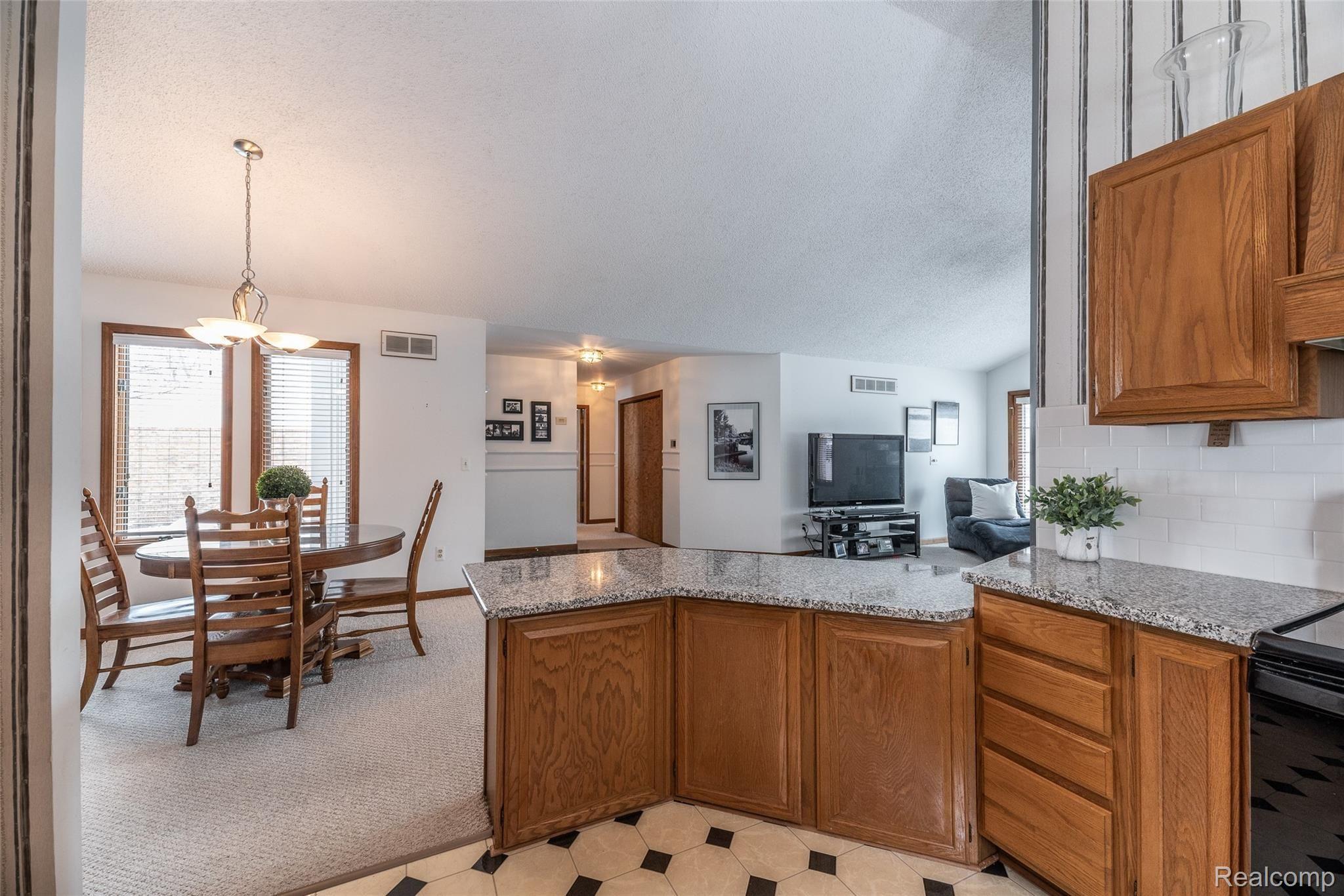 2860 Ranieri Drive Troy, MI 48085 - Photo 12 of 58 DSC_5946.jpg