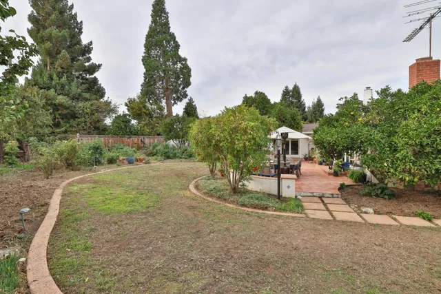 a view of outdoor space and garden