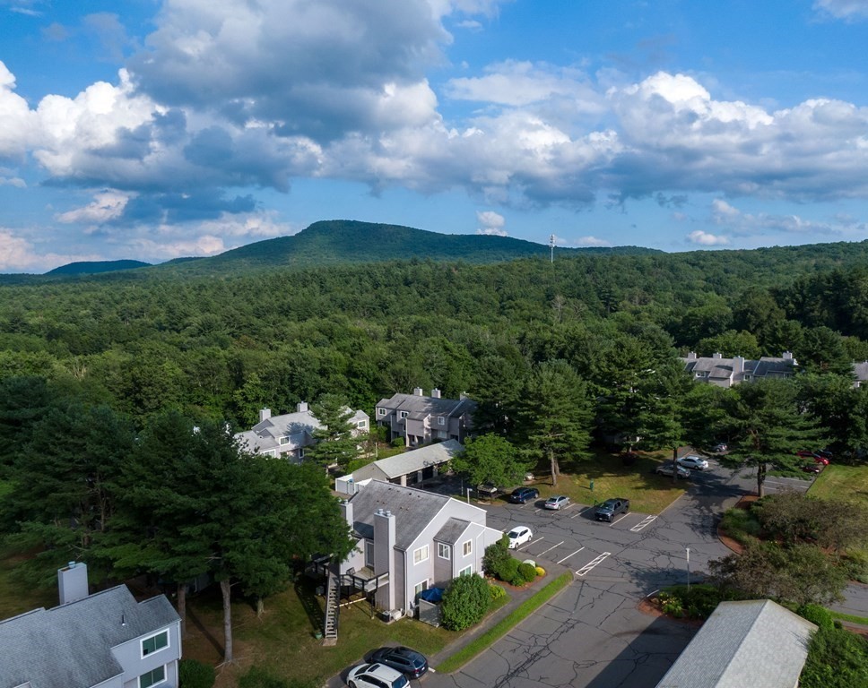 32 Autumn Lane, Unit 32 Amherst, MA 01002 - Photo 2 of 25