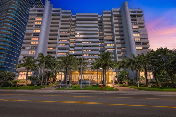 $6,000 | 1390 South Ocean Boulevard, Unit 14C, Pompano Beach, FL 33062
