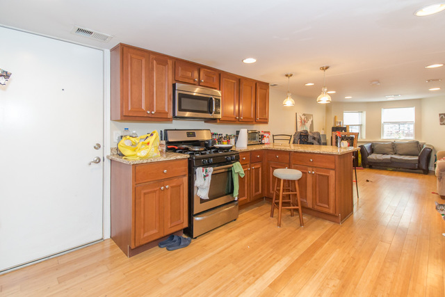 1832 West Addison Street, Unit G Chicago, IL 60613 - Photo 3 of 12
