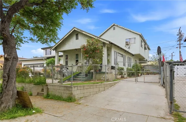 a view of house with a outdoor space