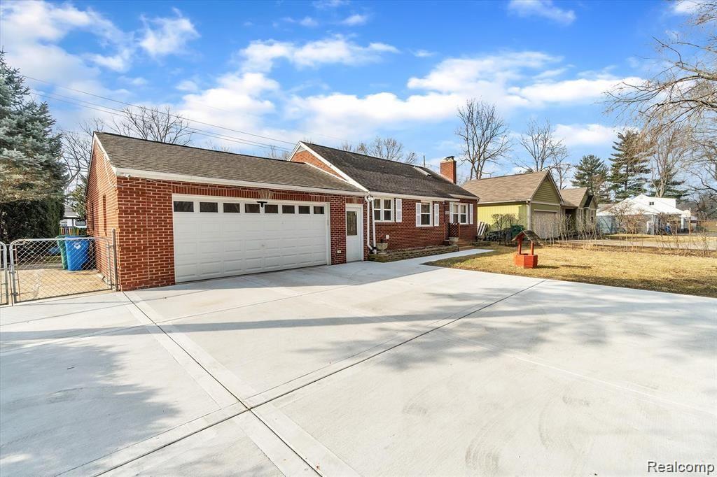 9355 Commerce Road Commerce Township, MI 48382 - Photo 29 of 44 02-9355-Commerce-Rd-WindowStill-Real-Estate-Photography-2.jpg