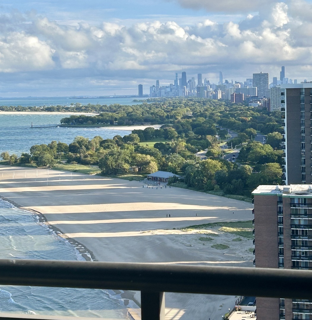 6007 North Sheridan Road, Unit 25E Chicago, IL 60660 - Photo 12 of 29