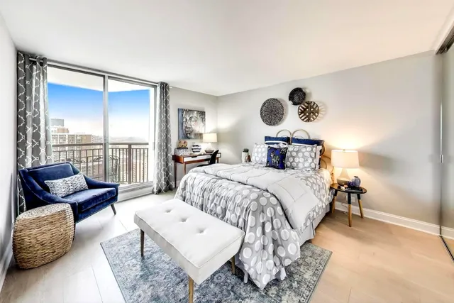 $479,000 | 6007 North Sheridan Road, Unit 25E, Chicago, IL 60660