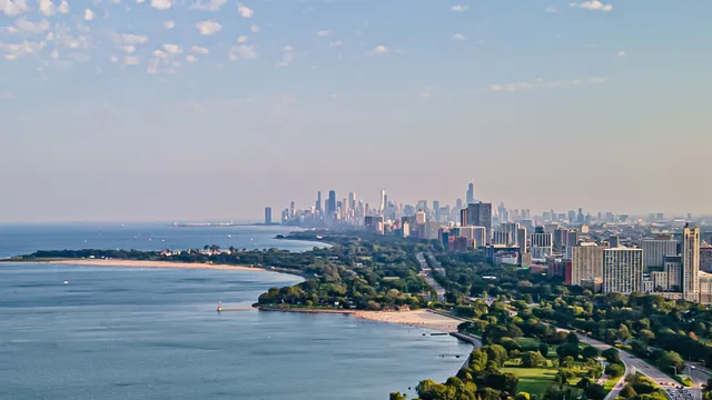 $479,000 | 6007 North Sheridan Road, Unit 25E, Chicago, IL 60660