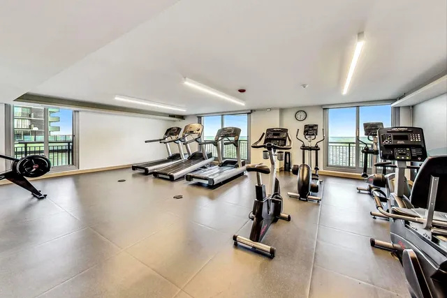 $479,000 | 6007 North Sheridan Road, Unit 25E, Chicago, IL 60660