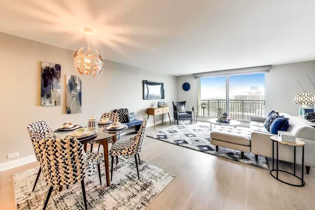 $479,000 | 6007 North Sheridan Road, Unit 25E, Chicago, IL 60660