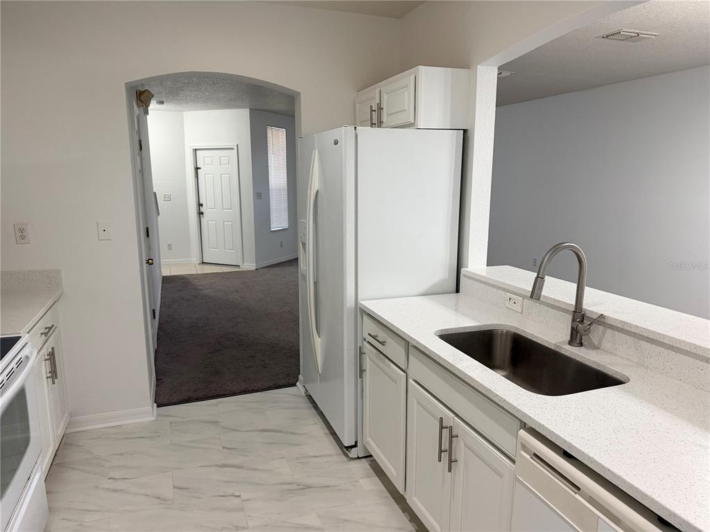 642 Captiva Circle, Unit 642 Kissimmee, FL 34741 - Photo 5 of 10