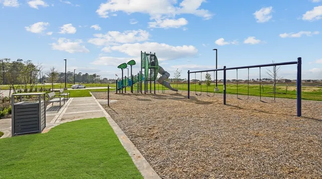 $2,000 | 24323 Elmwood Falls Drive, Spring, TX 77373