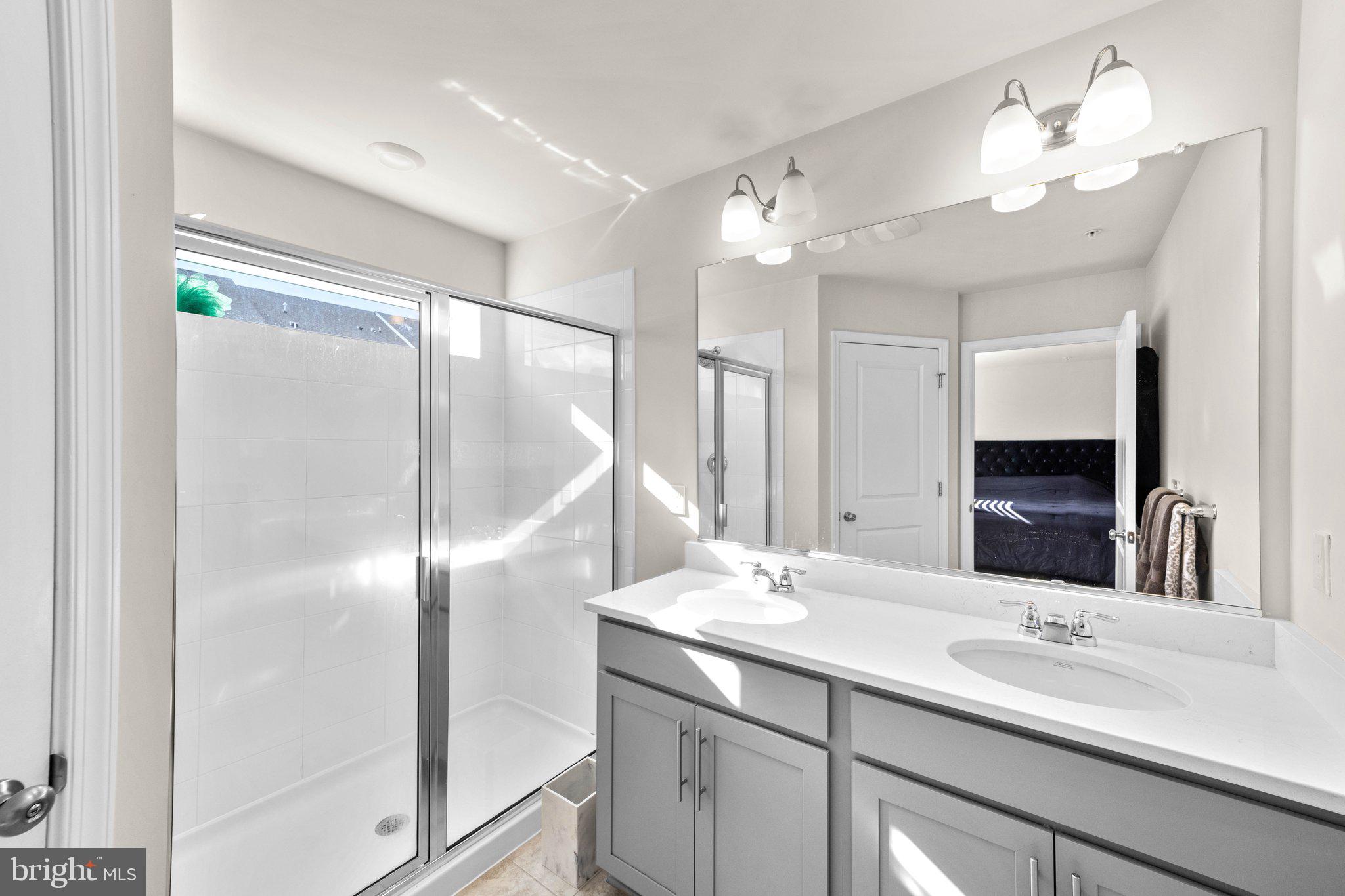 2042 Ruby Turn Bowie, MD 20721 - Photo 18 of 28 Master Bath