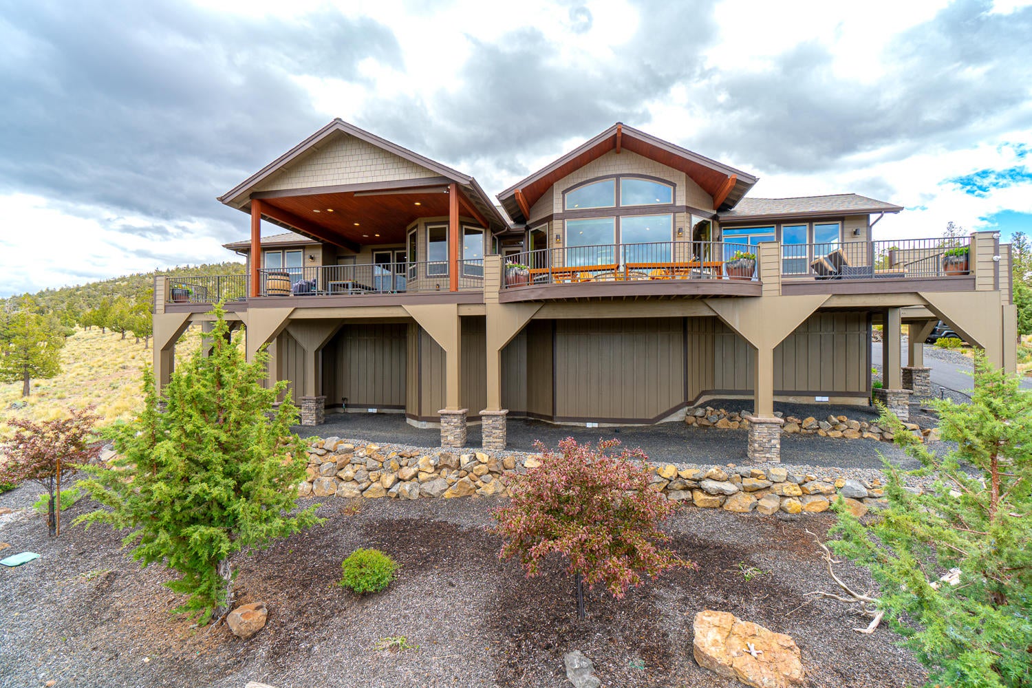 914 Highland View Loop Redmond, OR 97756 - Photo 4 of 50 914-095