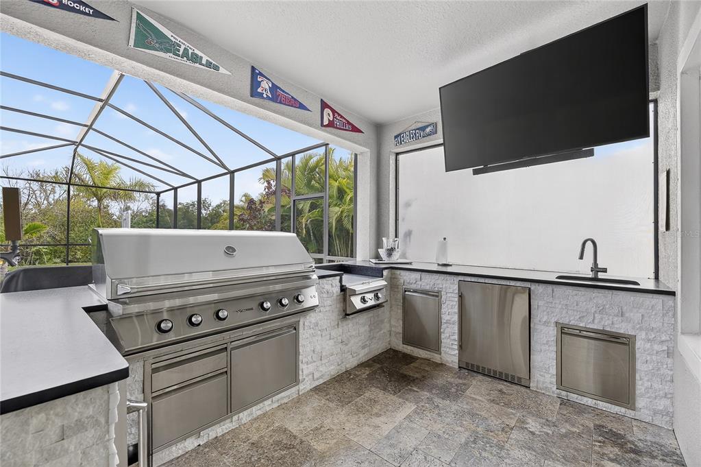 7424 Paradiso Drive Apollo Beach, FL 33572 - Photo 9 of 99